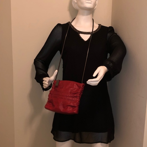 Stunning KENNETH COLE bag with chain - Picture 1 of 8